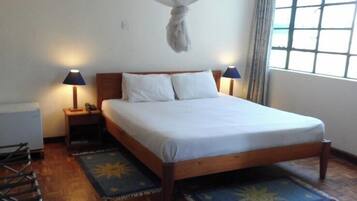 Habitación Deluxe doble, vistas al jardín | Wifi gratis y ropa de cama