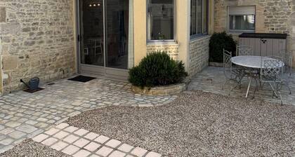 GĂźte Overlord : maison chaleureuse Ă Formigny