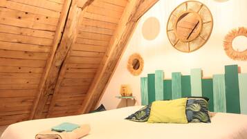 Tabla de planchar con plancha, wifi, ropa de cama