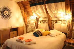 Tabla de planchar con plancha, wifi y ropa de cama 