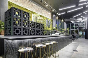 Bar (on property) - Skyline views, Brickell area, W parking, hot tub (Miami)