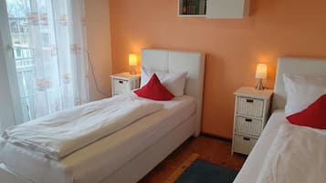 Comfort-Apartment, 2 Schlafzimmer, Balkon, Bergblick | Schallisolierte Zimmer, Bügeleisen/Bügelbrett, kostenloses WLAN