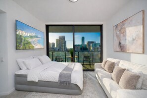 TV, ping pong - Brickell Area| Free Parking| Balcony| Rooftop Pool (Miami)