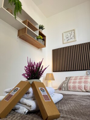 Interior - Apartment 'Dreams Of Menorca' with Sea View, Shared Pool, and Wi-Fi (Arenal des Castell)