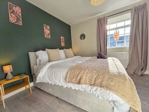 Silitysrauta/-lauta, Wi-Fi, vuodevaatteet