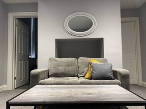 TV - Chic Maidstone Getaway (Maidstone)