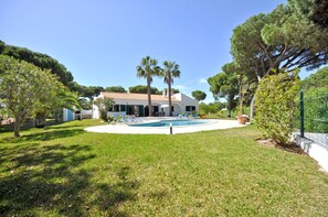 House - Casa da Palmeira in Quarteira (Loulé)