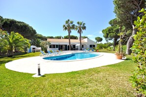 House - Casa da Palmeira in Quarteira (Loulé)