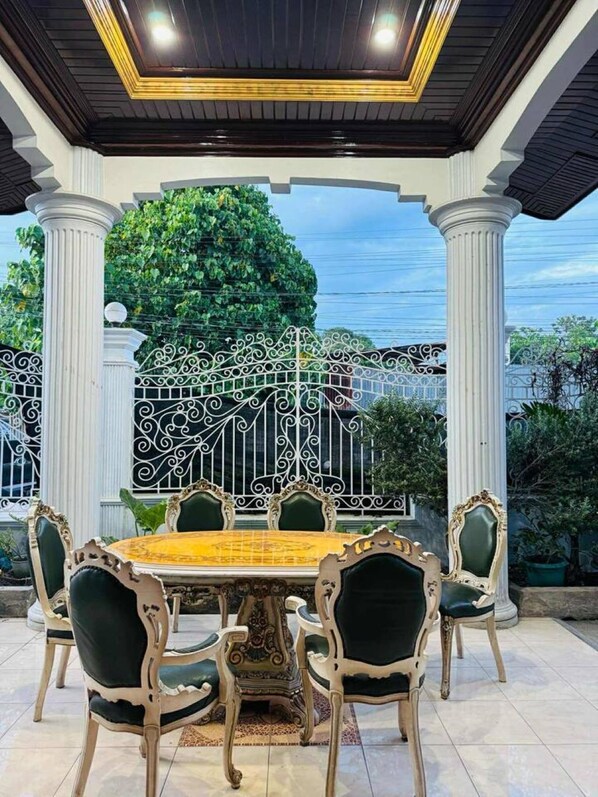 Outdoor dining - Tagbilaran Villa 3A (Tagbilaran city)
