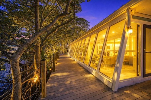 Private Lakefront Estate with Pool | Ocean-Access Waterway | Prime Miami Location