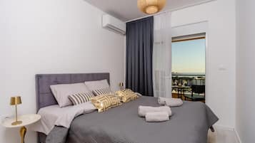 Deluxe Apartment, Balcony, City View | Free WiFi