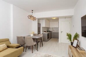 Interior - Alpha Mare (Bar)