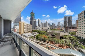 Property grounds - 1BR+Den Suite | Cold Plunge |Walk to FIFA Fan Fest (Miami)