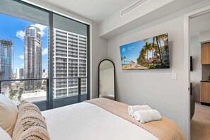 2 bedrooms, iron/ironing board, WiFi, bed sheets - Walk to FIFA Fan Fest| Bright 1BR+Den | 75ft Pool (Miami)