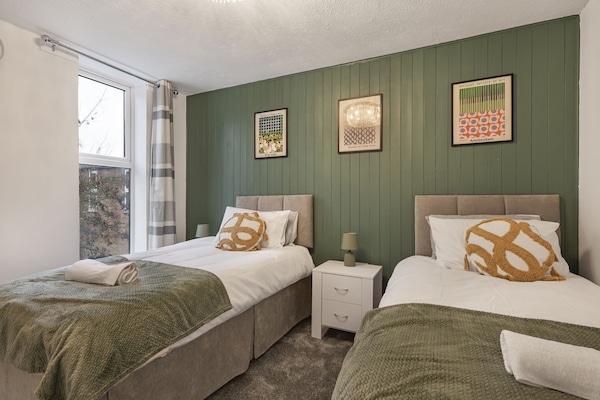 Shortlet express, beautiful 3 bedroom house in Laindon