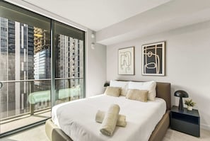1 bedroom, iron/ironing board, WiFi, bed sheets - Luxury 1BR | Rooftop Pool | Walk to FIFA Fan Fest (Miami)