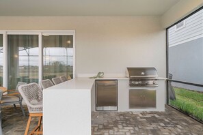 House - Luxury 8BR Home w Game Room Pool Windsor Cay (Clermont)