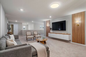 House - Luxury 8BR Home w Game Room Pool Windsor Cay (Clermont)
