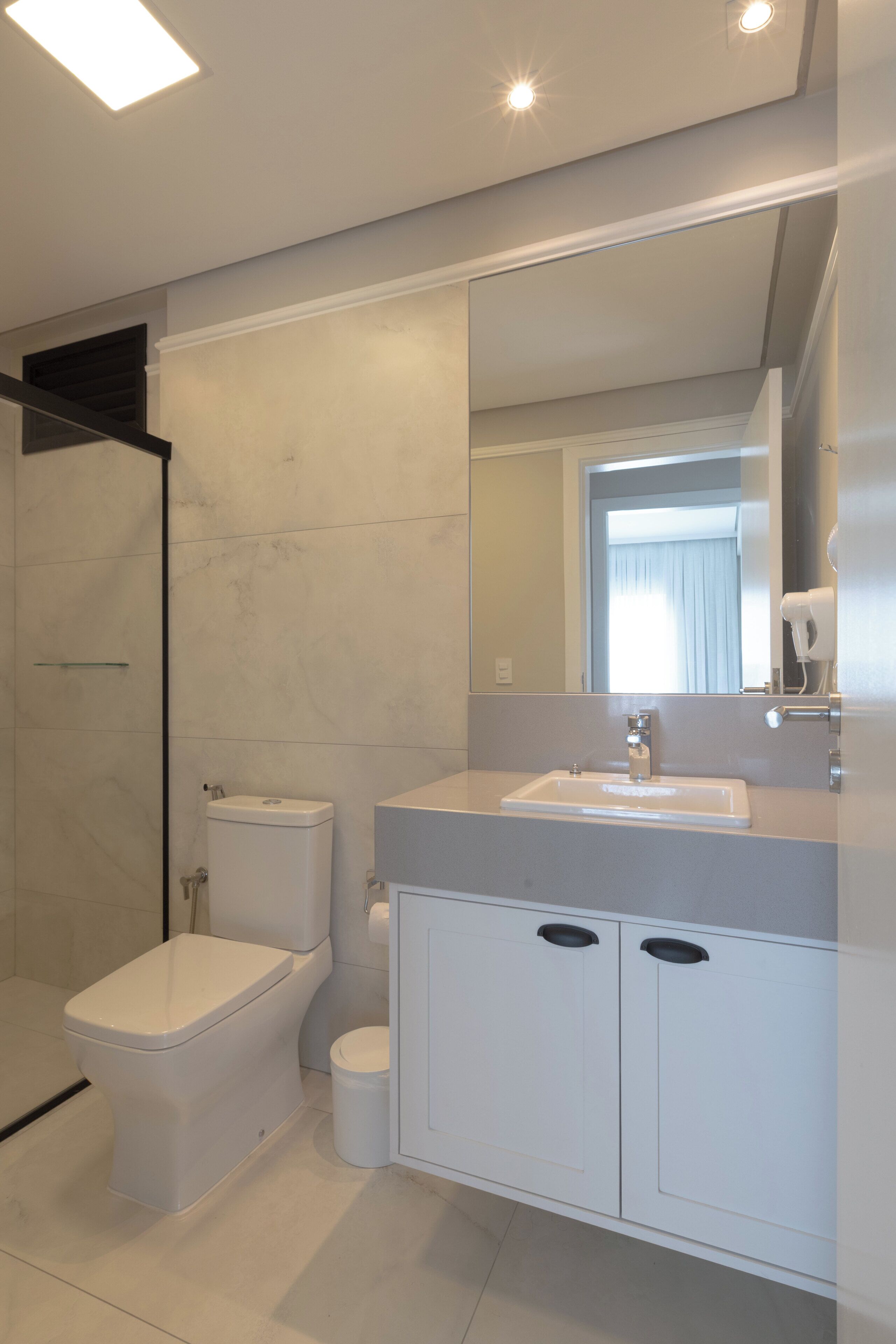 Luxury Διαμέρισμα | Μπάνιο | Ντουζιέρα, δωρεάν προϊόντα προσωπικής περιποίησης, πετσέτες
