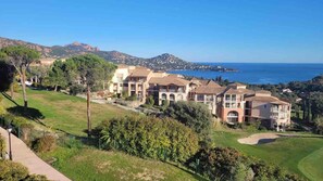 Exterior - T3 Apartment for 6 – Cap Esterel, Sea View, 5 Stars, Terrace, Wi-Fi, AC, Parking, Linens (Saint-Raphaël)