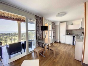 Interior - T3 Apartment for 6 – Cap Esterel, Sea View, 5 Stars, Terrace, Wi-Fi, AC, Parking, Linens (Saint-Raphaël)
