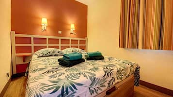 2 chambres, fer et planche Ă repasser, Wi-Fi, draps fournis