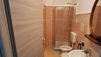 Vierbettzimmer | Badezimmer