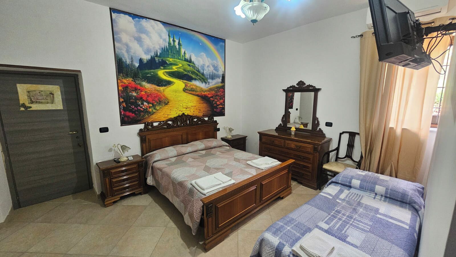 4 人部屋 | WiFi (無料)