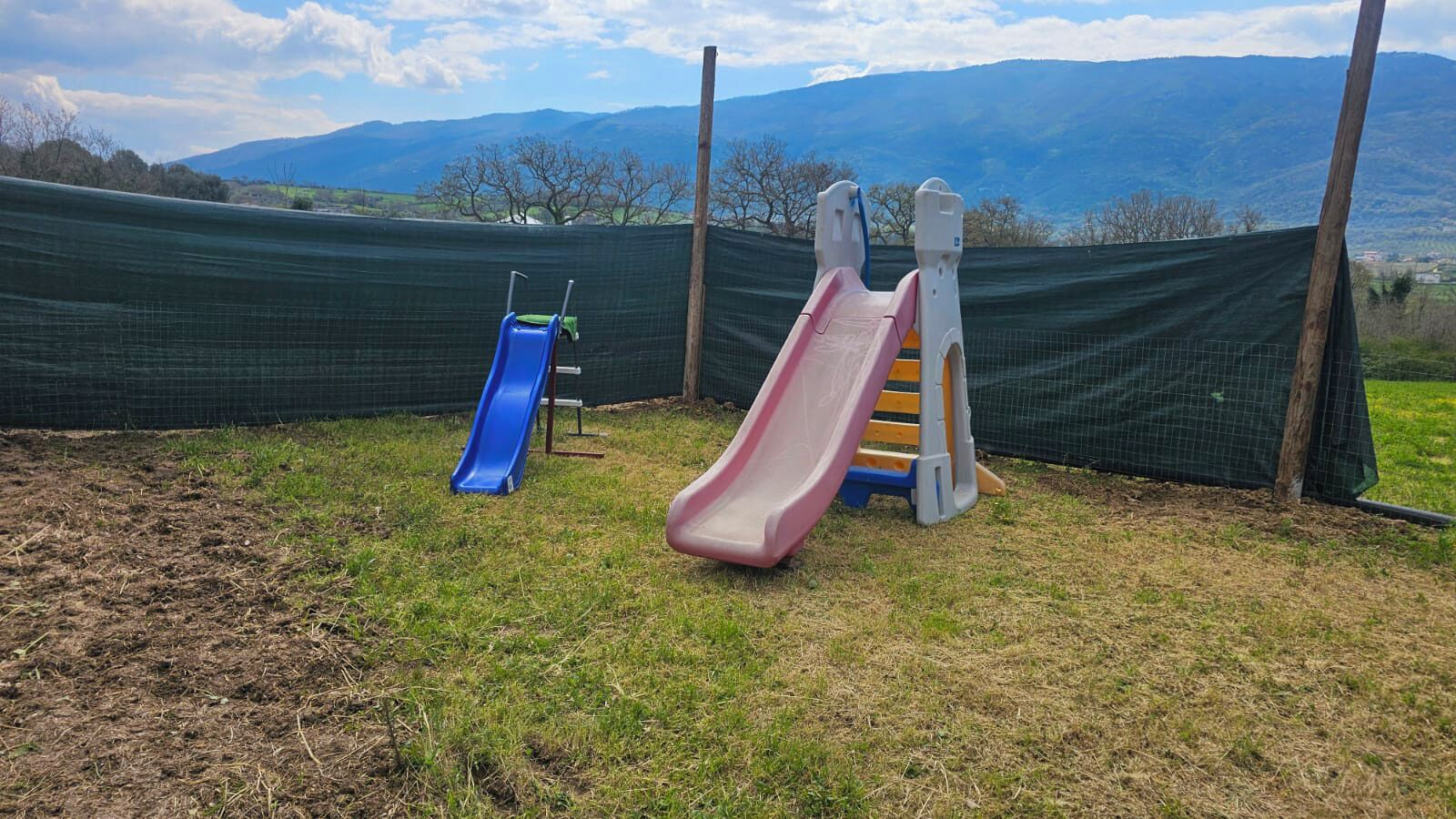 Children’s play area – outdoor