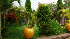 Property grounds - KIGALI BRIGHT HOMES AND HOTEL (Kigali)