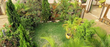 المنطقة المحيطة بالمنشأة