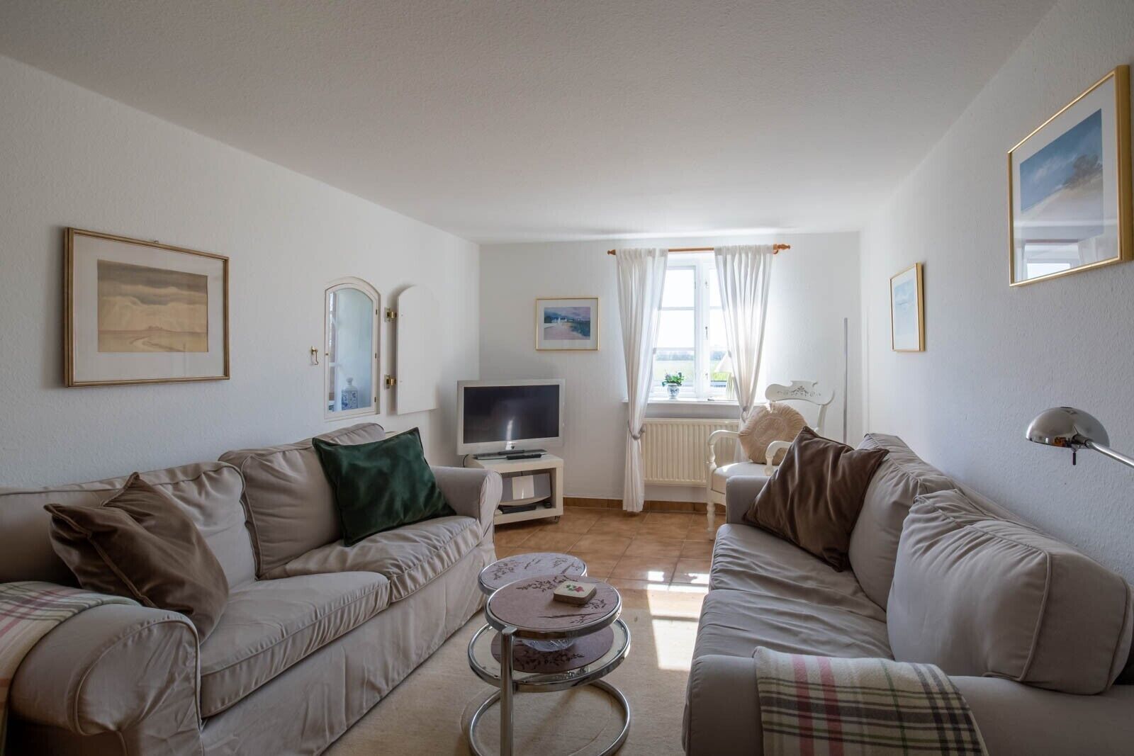 Fernseher, DVD-Player, Stereoanlage