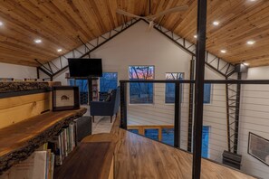 Lobby - Quiet Ozark Mountain Retreat for Families & Friends- Sleeps 12+ (Mount Judea)