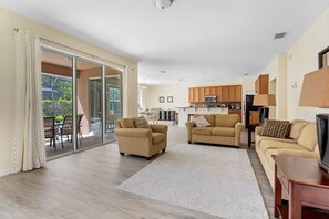 Smart TV - Bella Vida 6BR Home – Near Disney Parks (Kissimmee)