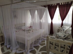 Iron/ironing board, Internet, bed sheets - Twiga House in Baobab Village Watamu (Watamu)