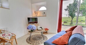 Televisión, mesa de ping pong