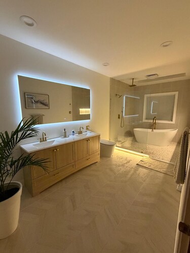Amazing 6 bedroom home featuring a wraparound deck & private pool
