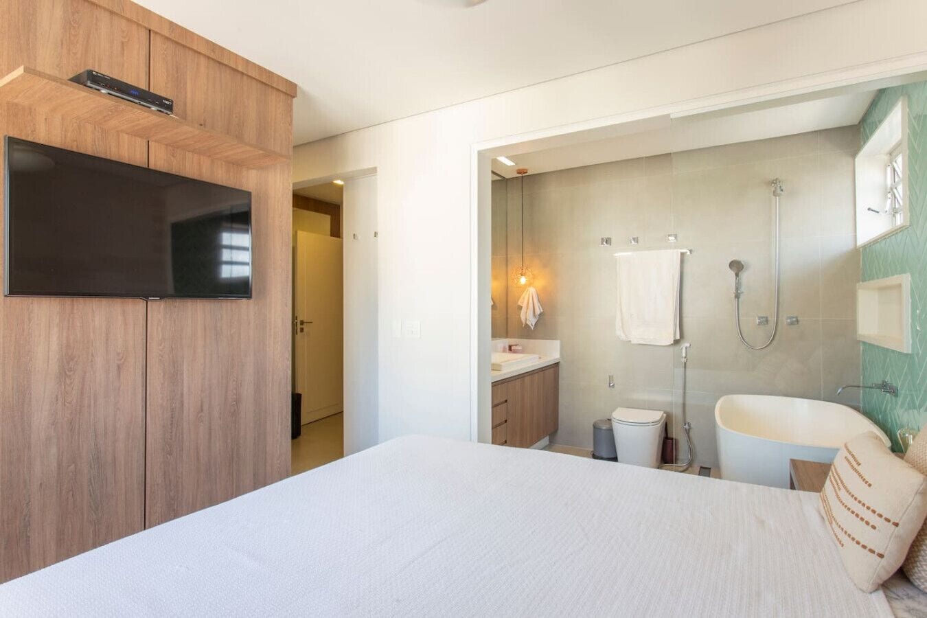 Deluxe Apartment, City View | Blackout curtains, iron/ironing board, free WiFi