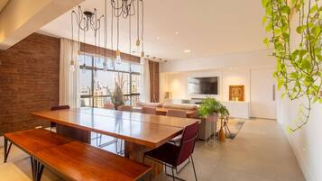 Apartamento luxo, vista para a cidade | Parte interna