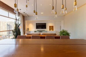 Apartamento luxo, vista para a cidade | Parte interna