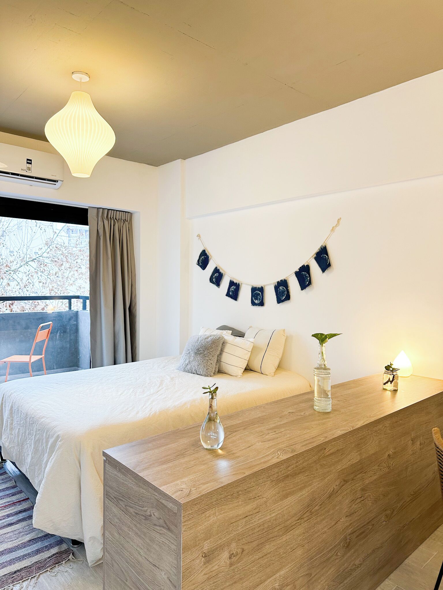 Iron/ironing board, Internet, bed sheets