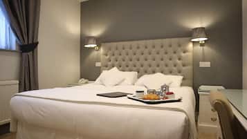 Deluxe Double Room | In-room safe, desk, blackout drapes, iron/ironing board