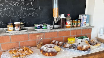 Standard-Doppelzimmer, Gartenblick | Speisen