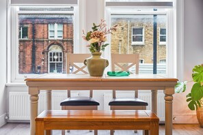 Interior - Bright & Stylish Flat in the Heart of Islington (London)