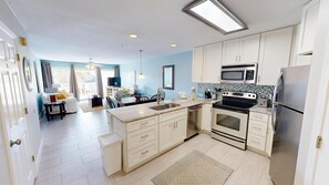 Fridge, microwave, oven, stovetop - Maravilla 1213 - Dog Friendly and Beach Service! (Miramar Beach)