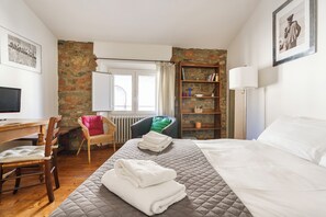 1 bedroom, iron/ironing board, free WiFi, bed sheets - San Pierino - One Bedroom Apartment, Sleeps 2 (Firenze)