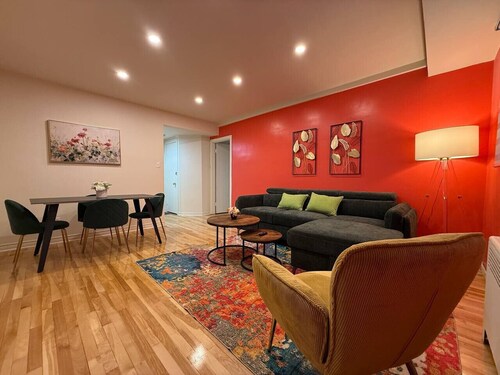 Cute & Cozy 1BR Travel Hub for Montreal Travelers