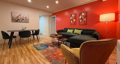 Cute & Cozy 1BR Travel Hub for Montreal Travelers