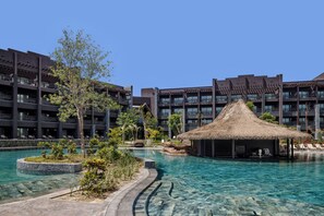 Outdoor pool - Lopesan Serenity Bay Resort, Spa & Casino – Adults Only All-Inclusive (Punta Cana)