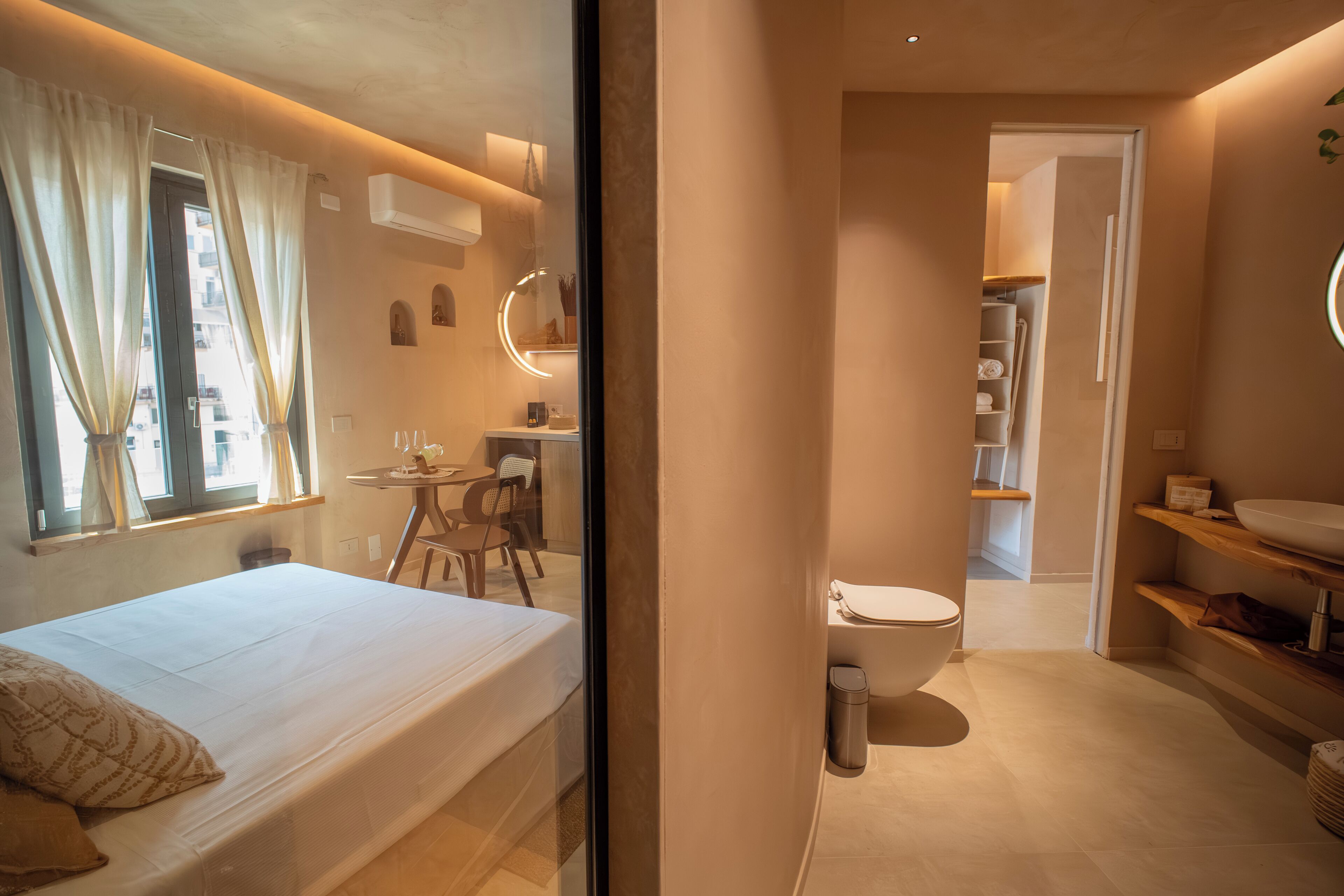 Phòng đôi Superior, phòng tắm riêng, quang cảnh thành phố | Khu vực làm việc phù hợp cho laptop, màn/rèm cản sáng, phòng cách âm 